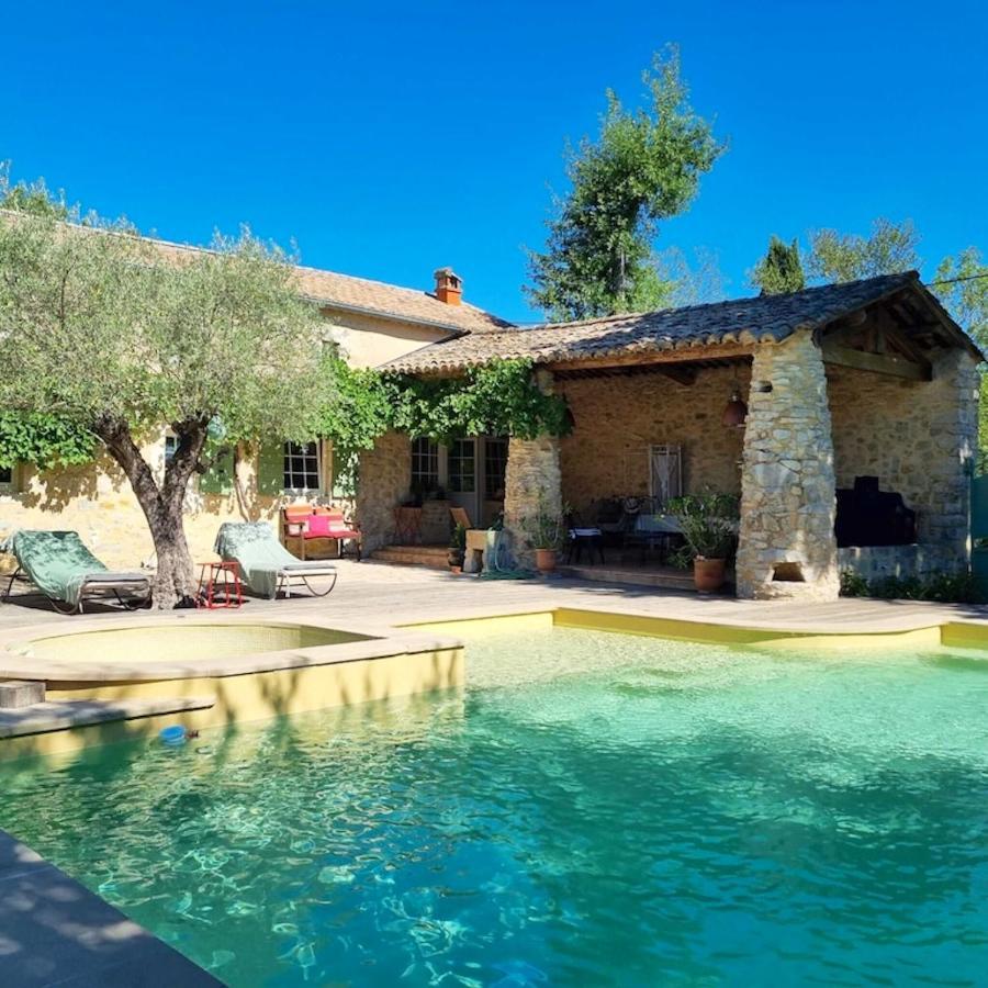 Villa Charmante A Lussan Avec Piscine Privee Et Jardin Closa Bagian luar foto