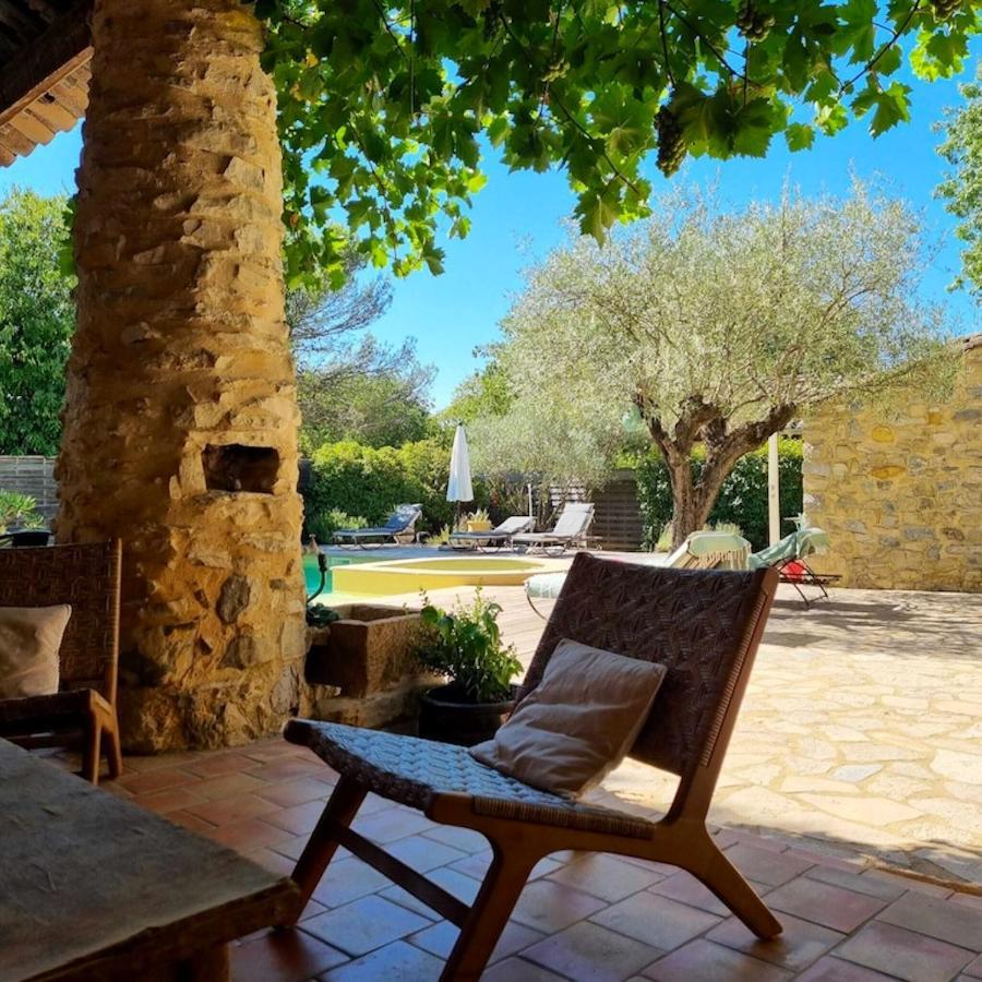 Villa Charmante A Lussan Avec Piscine Privee Et Jardin Closa Bagian luar foto